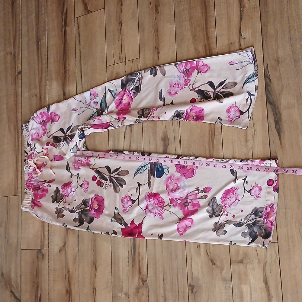 Victoria's Secret Pink Roses Satin Lounge Pajama Pants With Pockets. Size XS - Picture 9 of 17